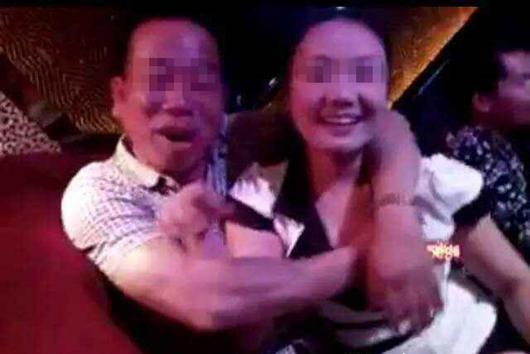 花开无言 第61页